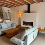 Masia Capdet Villa *